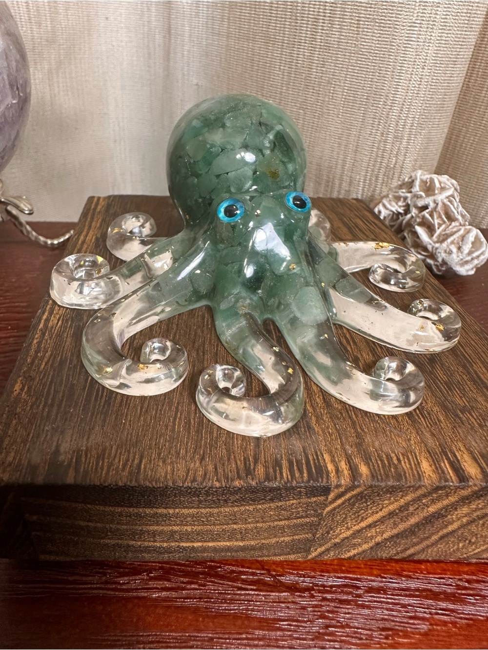 Resin and Green Aventurine Crystal Chips Octopus Figure - Picture 9 of 11